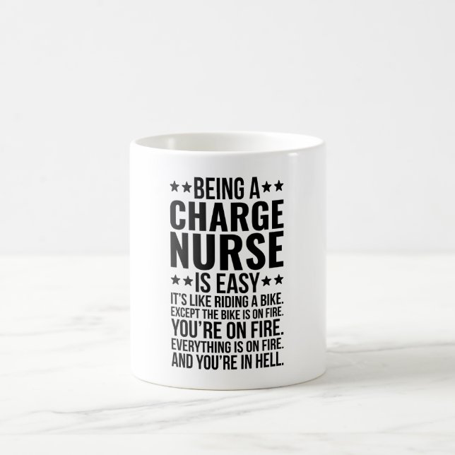 Mug Être infirmière de charge est facile c'est comme é (Centre)