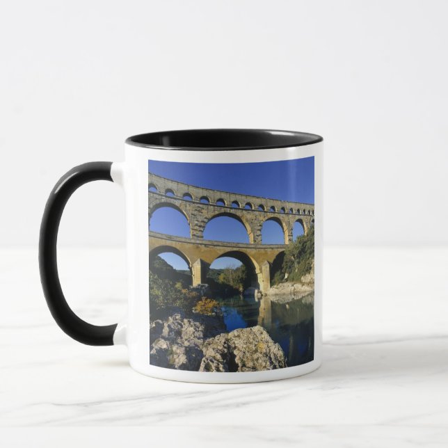 Mug Europe, France, Pont du Gard. Pont du Gard, (Gauche)