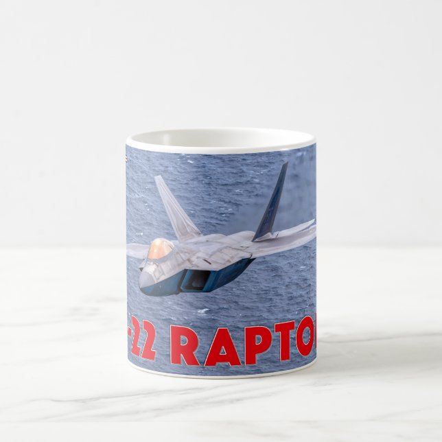 MUG F-22 RAPTEUR (Centre)
