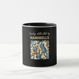 Mug facilement distrait par des cloches