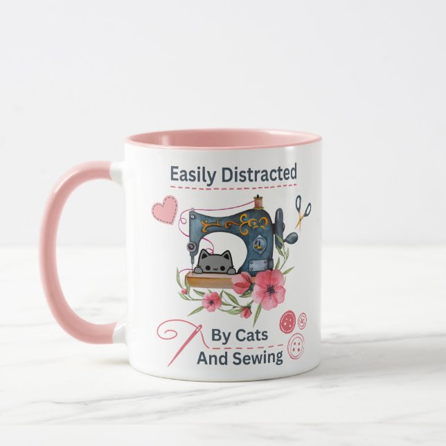 Mug Facilement Distrait Par Les Chats Et La Couture -  (Gauche)