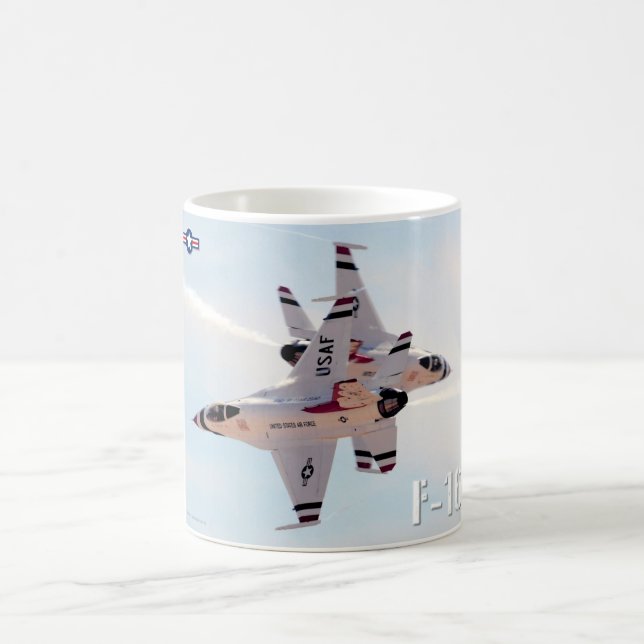 MUG FALCON DE COMBAT F-16C (Centre)