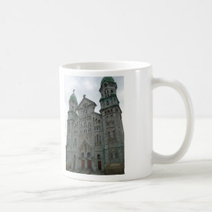 Mug Fall River, église gothique historique de mA