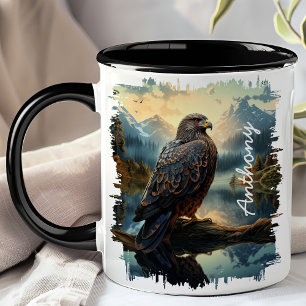 Mug Faucon dans une zone sauvage montagneuse