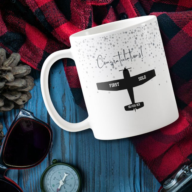 Mug Félicitations à l'élève pilote premier avion solo (Créateur téléchargé)