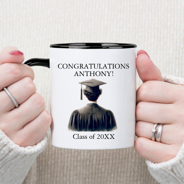 Mug Félicitations Hommes Diplômés en Black Gown (Créateur téléchargé)