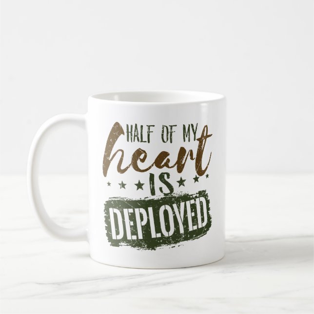 Mug Femme militaire La moitié de mon coeur est déployé (Gauche)