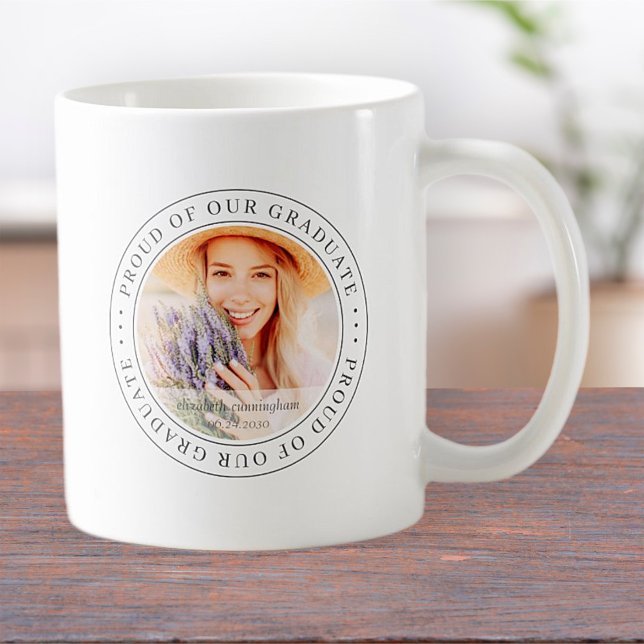 Mug Fière de notre Graduate 20XX Modern Graduation Pho (Créateur téléchargé)