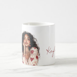 Mug Fille aux cheveux noirs blouse à coeurs rouges