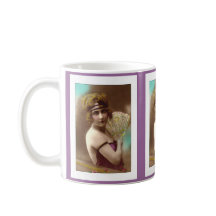 fille flapper en violet avec un éventail