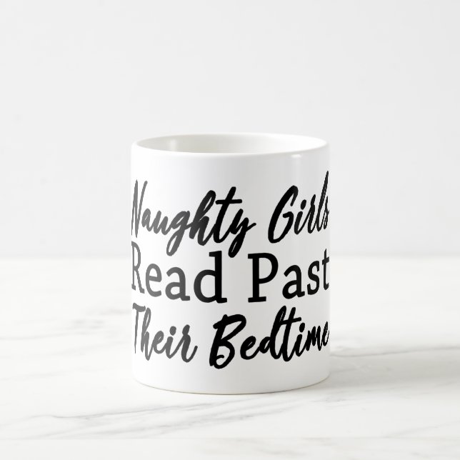 Mug Filles vilaines lues après leur heure du coucher (Centre)