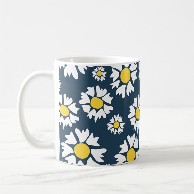 Mug Fleurs blanches, centre jaune, sur arrière - plan  (Gauche)