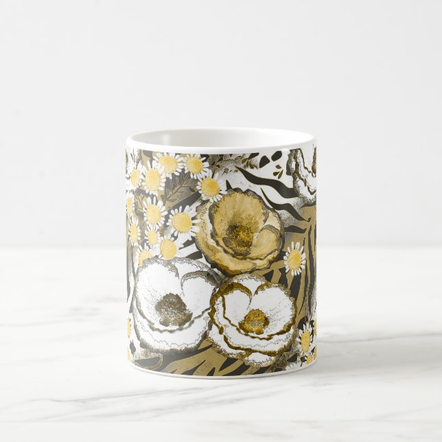 Mug Fleurs jaunes, blanches sur un arrière - plan de t (Centre)