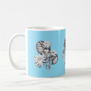 Mug Fleurs monochromes sur arrière - plan bleu bébé