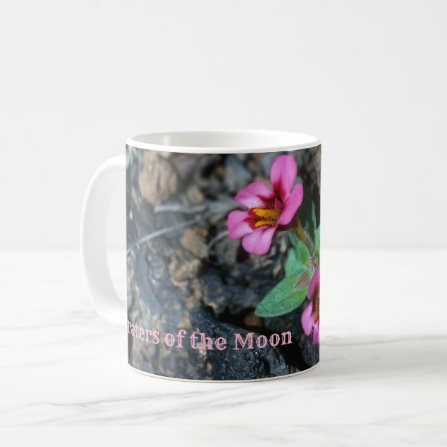 Mug Fleurs qui poussent dans le rocher de la lave, cra (Devant gauche)