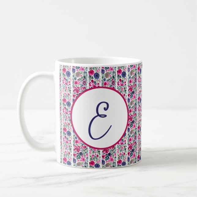 Mug fleurs rose et bleu et rayures blanches monogramme (Gauche)