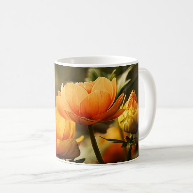 Mug Floraison d'or : Papillon et Harmonie florale (Devant droit)