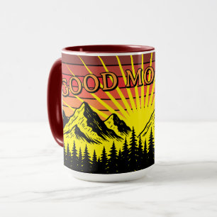 Mug Forêt de pins sur les montagnes et coucher de sole