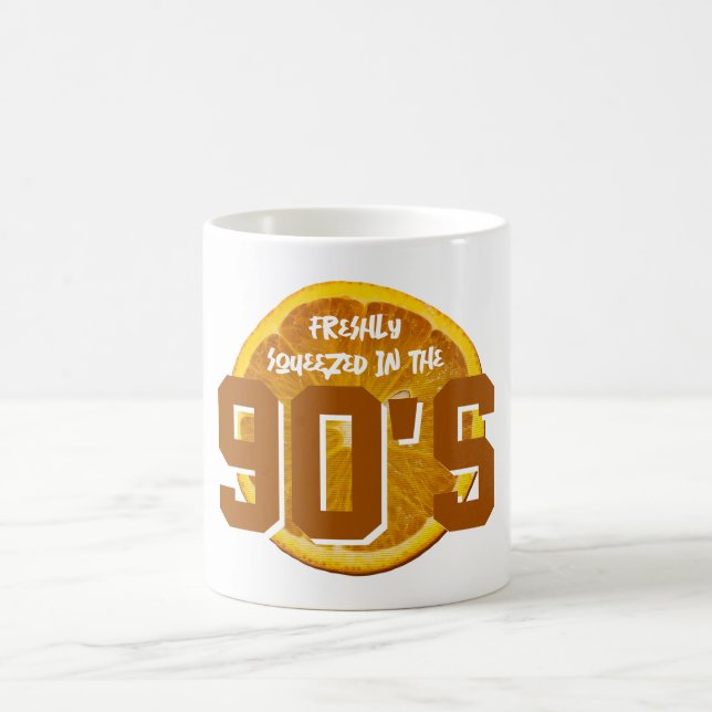 MUG FRAÎCHEMENT PARQUÉ DANS LE CAFÉ DES ANNÉES 90 (Centre)
