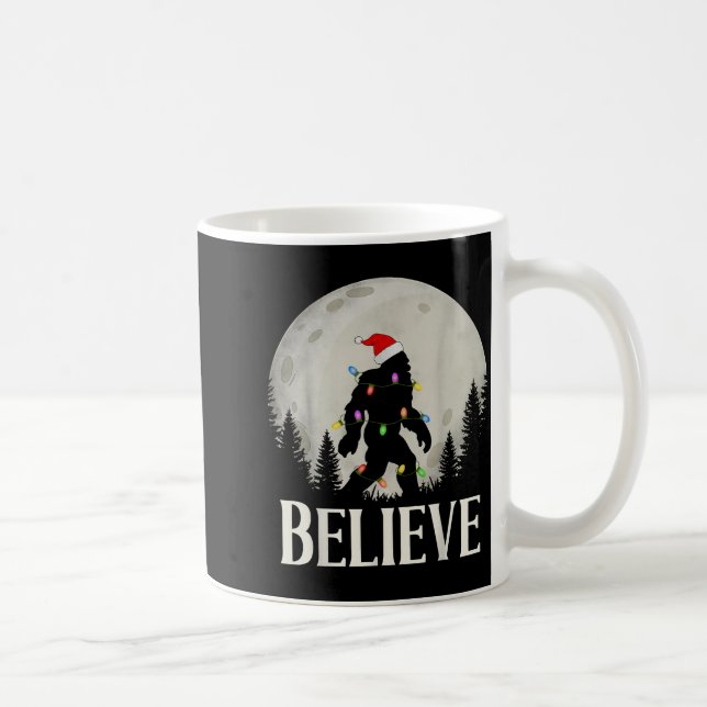 Mug Funny Christmas Bigfoot Santa Hat Moon Sasquatch K (Droite)