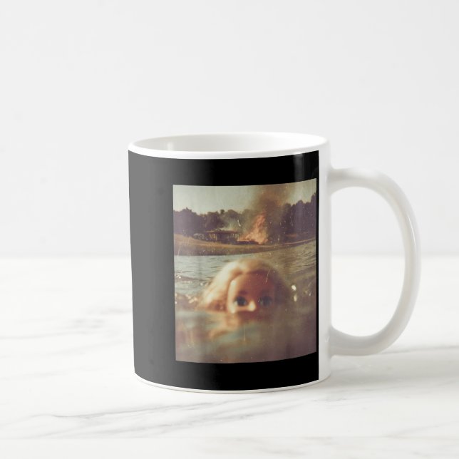 Mug Funny Doll Face Swimming Meme  (Droite)