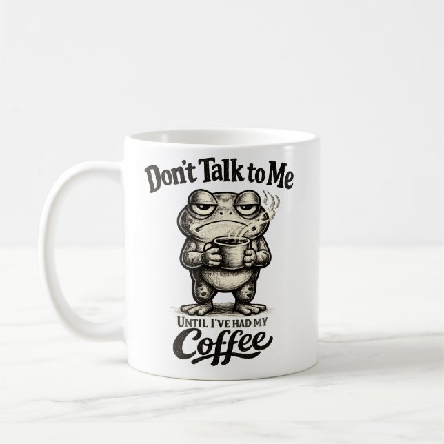 Mug Funny Grumpy Frog Drinking Coffee (Gauche)