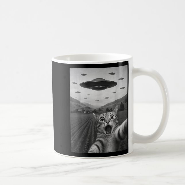 Mug Funny Surprised Ed Cat Selfie With Alien Ufo Cat U (Droite)