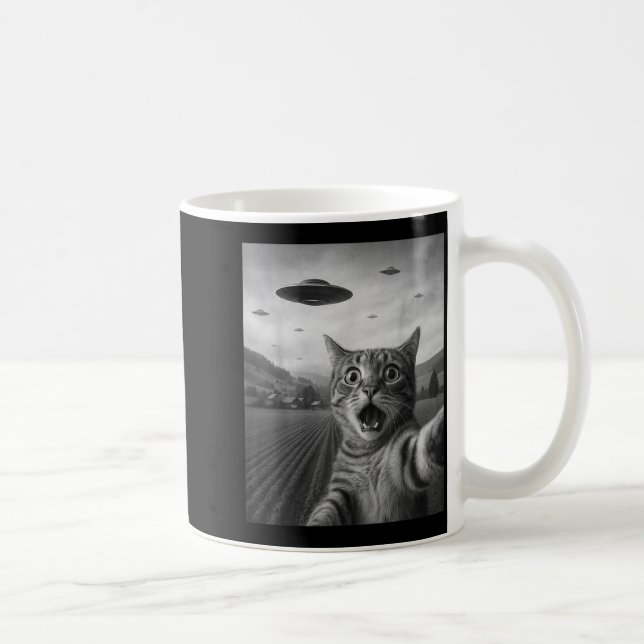Mug Funny Surprised Ed Cat Selfie With Alien Ufo Cat U (Droite)