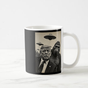 Mug Funny Trump Bigfoot Selfie Avec Ufos Alien Étrange