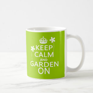 Mug Gardez le calme et le jardin dessus