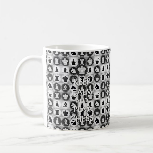 Mug Gardez le calme et le motif d'échecs de jeu (Gauche)