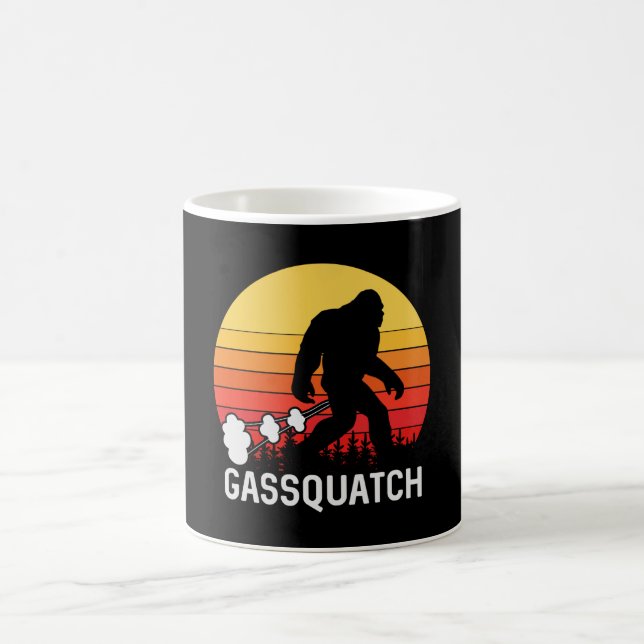 Mug GASSQUATCH Bigfoot Retro fart Design (Centre)