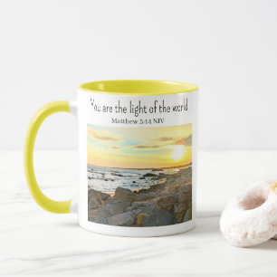 Mug Golden Sunset Photo Bible Verse Nom jaune