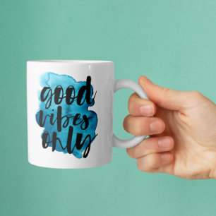 Mug Good Vibes Bleu Profond Uniquement Brosse Script C