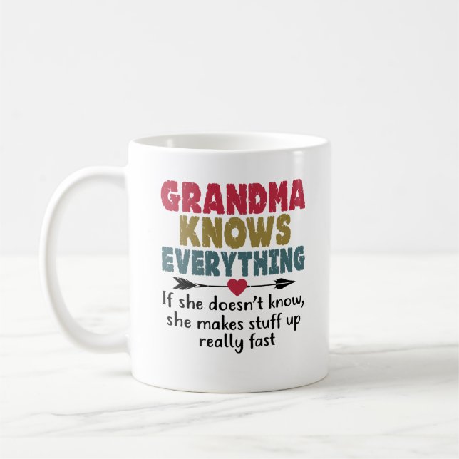 Mug Grand-mère sait tout ce qui est drôle (Gauche)