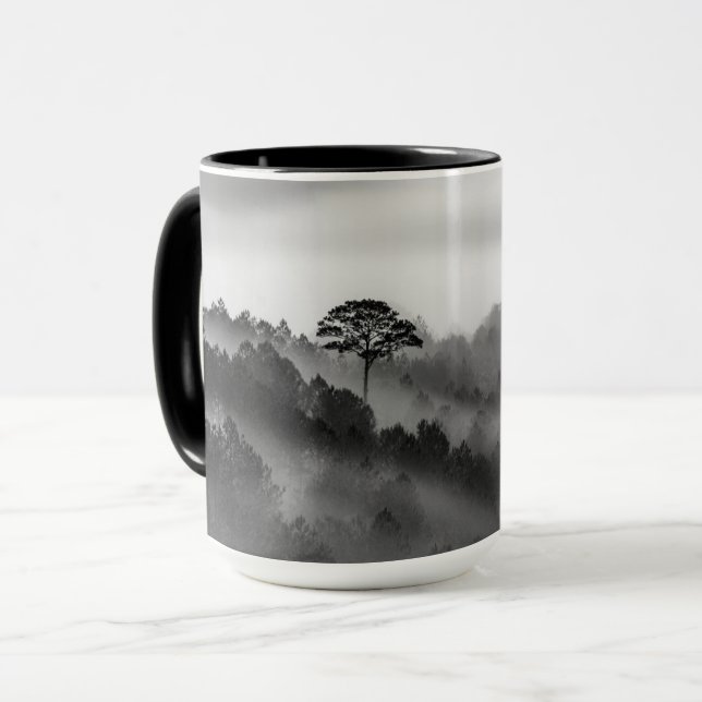 Mug Gros arbre dans la forêt de pins dans la mer (Devant gauche)