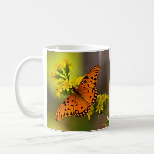 Mug Gulf Fritillary aka Passion Butterfly on Goldenrod (Gauche)