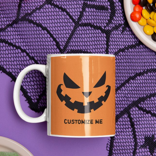 Mug Halloween orange personnalisé de Jack-o'-lantern e (Créateur téléchargé)