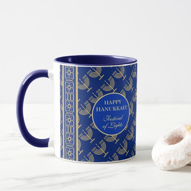 Mug Hanukkah Festival Party Gold Menorah blue pattern (Avec donut)