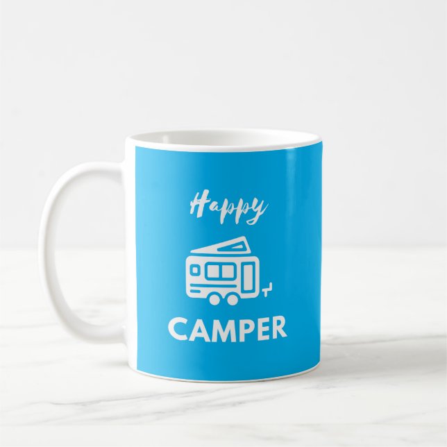 Mug Happy Camper en blanc avec Arrière - plan bleu (Gauche)