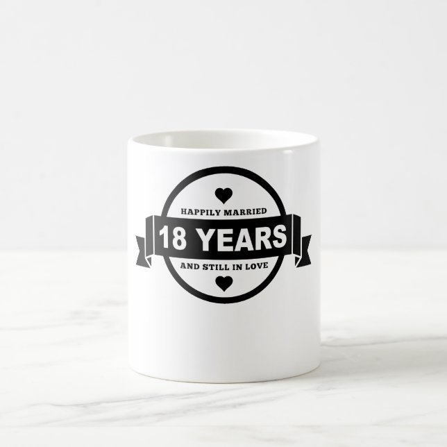 Mug Heureusement marié 18 ans (Centre)