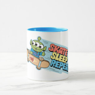 Mug Histoire du jouet   Petit Vert Hommes Patinage Dor