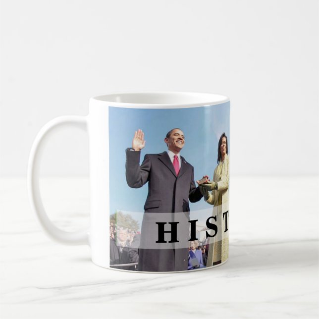 Mug HISTOIRE : Le Président Obama jure dans la cérémon (Gauche)
