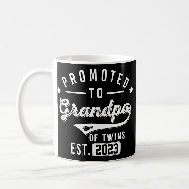 Mug Hommes Promus Au Grand-Père Des Twins Est 2023 Twi (Gauche)