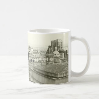 Mug Horizon et brummie tara de Birmingham dire de peu