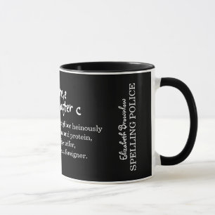 Mug I devant la police d'orthographe d'E personnalisée
