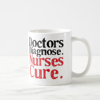Mug Il effiloche des infirmiers ils traitent
