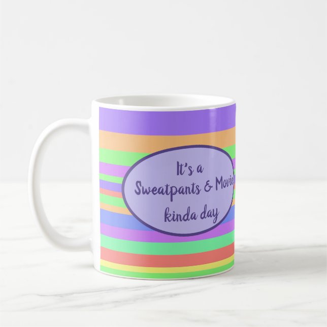 Mug Il est jour de pantalon de survêtement et de film (Gauche)