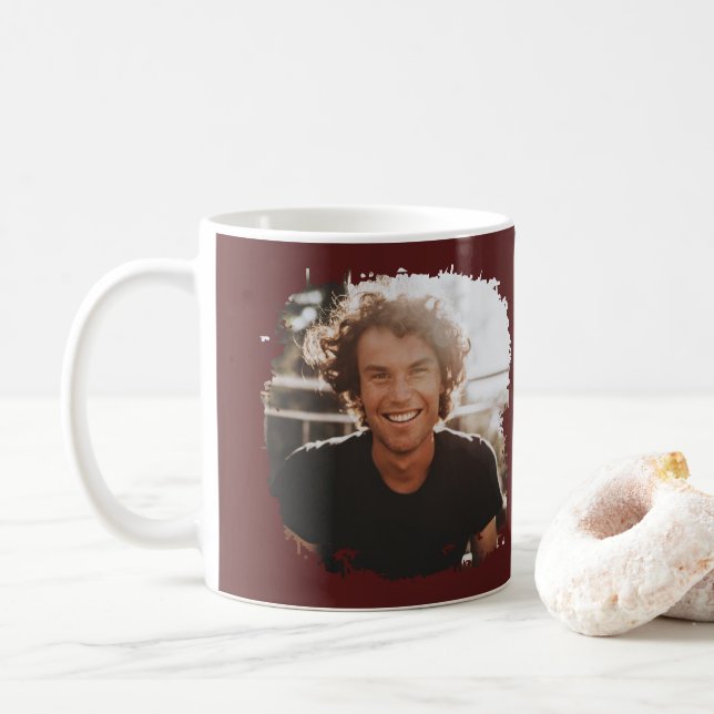 Mug Il l'a fait script moderne photo diplôme burgundy (Avec donut)