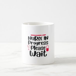 Mug Infirmière Cadeau Infirmière en cours Veuillez pat